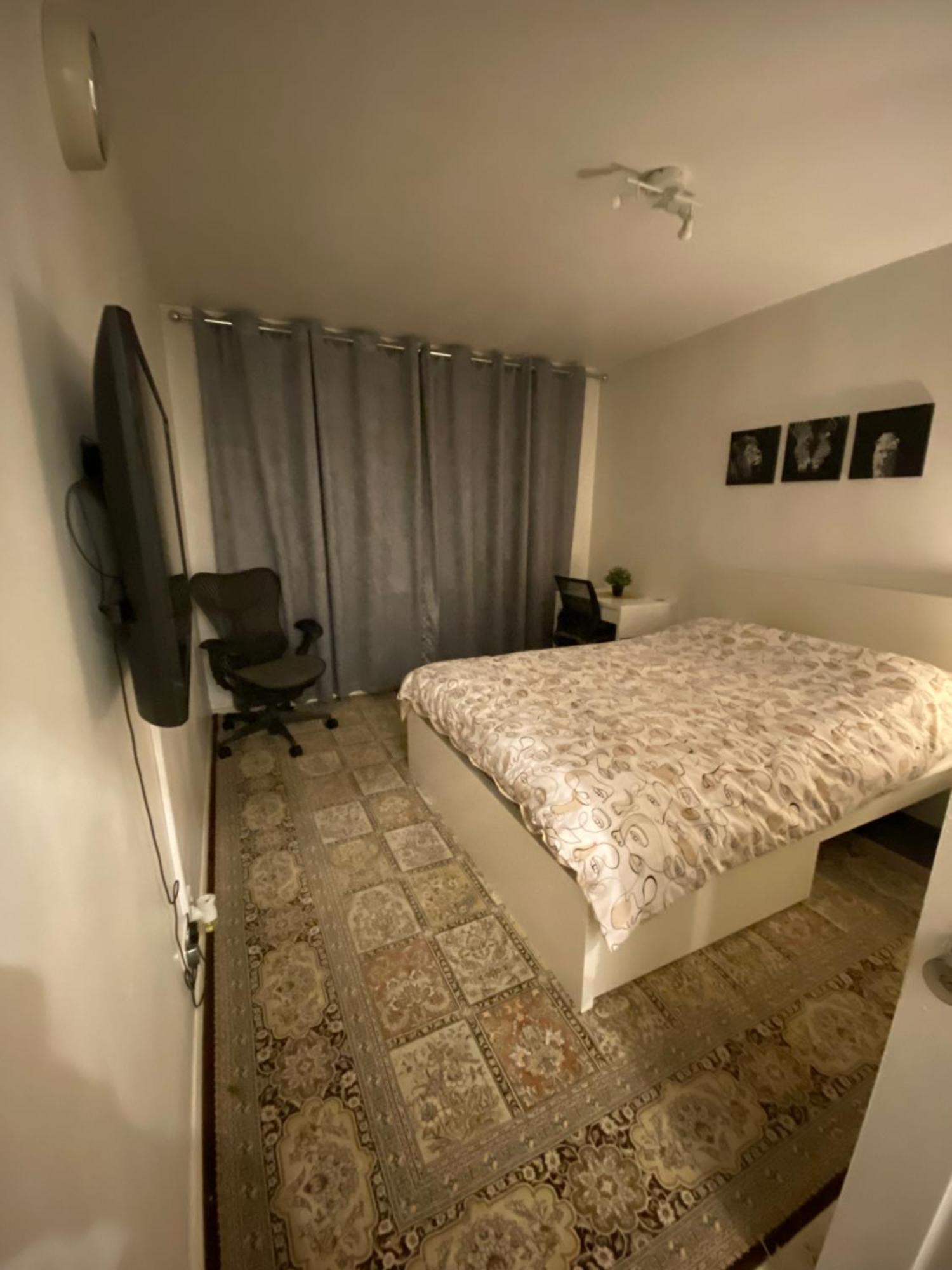 One Bedroom Flat In Chiswick W4 ロンドン エクステリア 写真